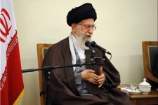 دل مردم کٌرد از اول با انقلاب بود/ دشمنان روی مساله شیعه و سنی تکیه کرده اند