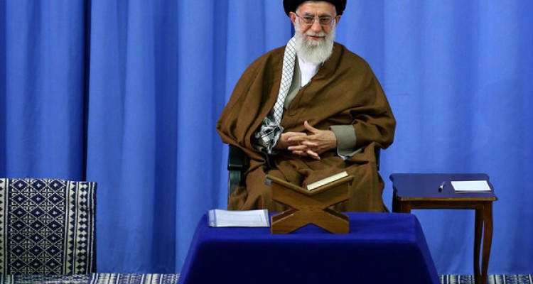 هرحنجره‌ای که درجهت اختلاف مسلمانان حرف بزند بلندگوی دشمن است