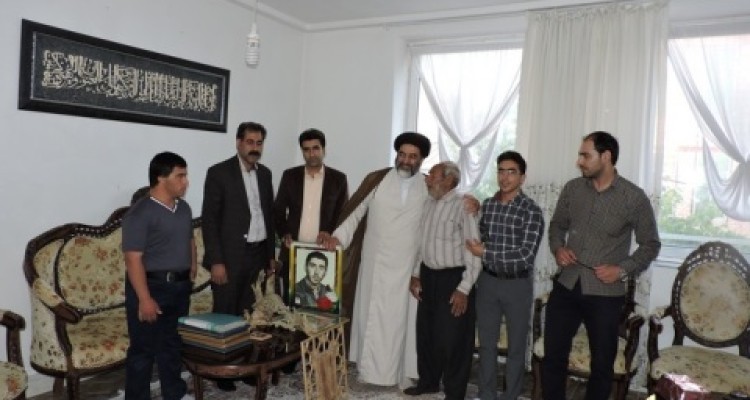 تجلیل از هنرمند اسلام آبادی "رسول فارقی" چهره ی ماندگار کشور 