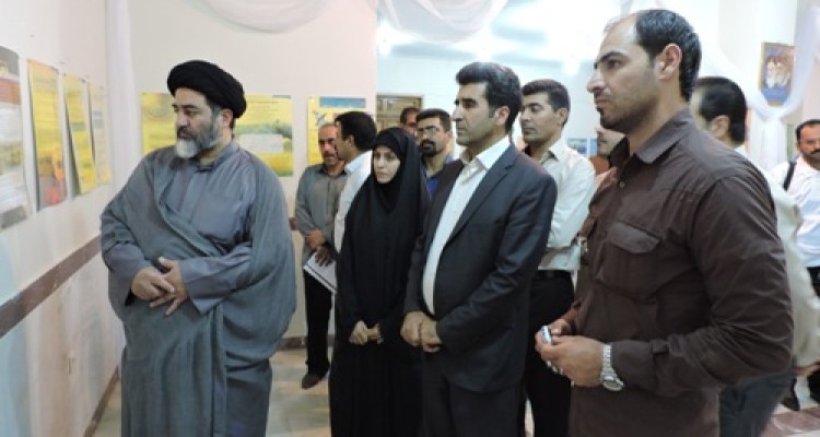 برپایی نمایشگاه پوستر عفاف و حجاب در اسلام آبادغرب/ دیدار امام جمعه با شاعران شهرستان