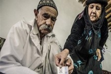 نفس سوخته یک روستا از بمب های آلمانی/ تکرار ترس کودکان زرده از پرواز لاشخورهای شیمیایی به ایران