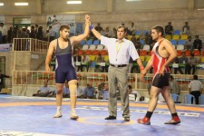 معرفی نفرات برتر روز اول  مسابقات کشتی آزاد جوانان قهرمانی کشور در اسلام آبادغرب 