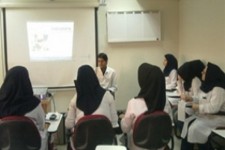 اخراج دانشجوی محجبه از کلاس به جرم پوشیدن چادر/ گستاخی به سبک کالج های فرانسه در کرمانشاه