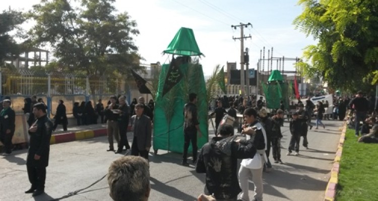 اسلام آبادغرب غرق ماتم سالار شهیدان/ عزاداری سوگواران در عاشورای حسینی