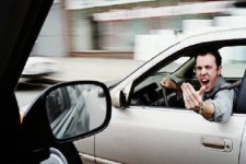  چرا بد رانندگی می‌کنیم؟/مهم‌ترین مشکل ما رانندگی تهاجمی است