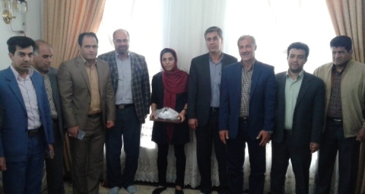تجلیل از سارا شیربیگی خانم گل فوتسال بانوان کشور 
