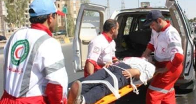 تصادف405 و کامیون در محور حمیل-اسلام آبادغرب 5مصدوم برجای گذاشت/ مسدود شدن راه و ایجاد ترافیک سنگین