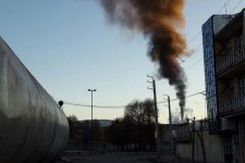 دود عجیب کارخانه رضاخانی اسلام آباد غرب/صحبت های نماینده در خصوص کارخانه قند هنوز در حد وعده است+فیلم و عکس