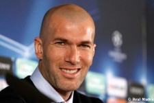 مراسم معارفه زیدان در باشگاه رئال مادرید 