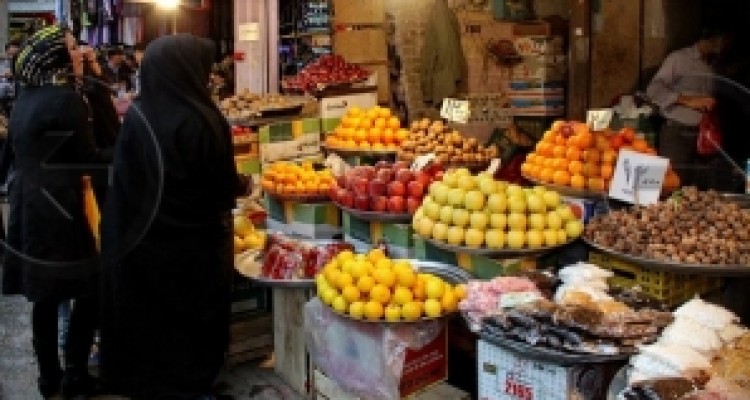 وقتی بازار شب عید برای جیب ها نقشه می کشد/ زیان مردم از تخلفات بقال و چقال