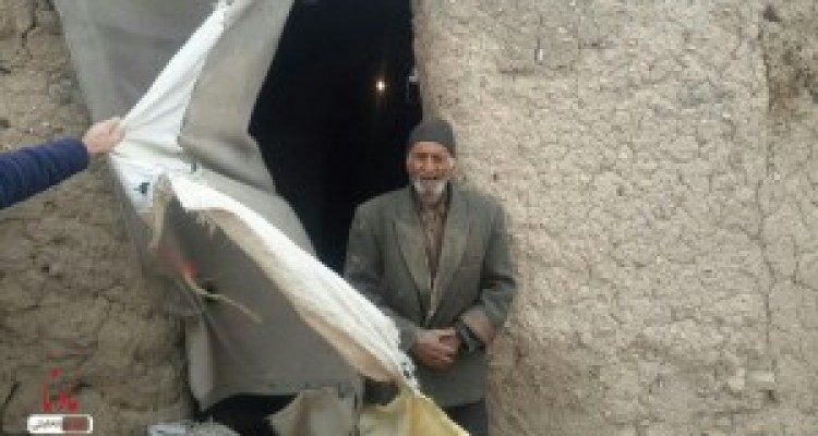  زندگی برای مشهدی«عزیر» و «آهو» خانم به سختی می‌گذرد 