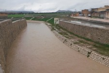 بارش رحمت الهی بر سر اسلام آباد غرب ادامه دارد؛ از خوشحالی کشاورزان تا پرآب شدن رودها و آب گرفتگی معابر