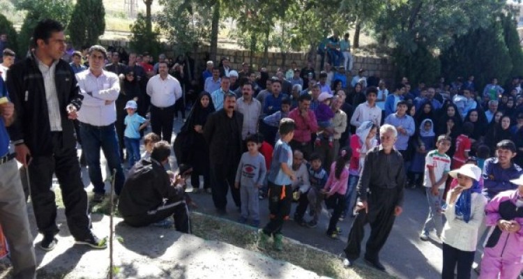  همایش بزرگ پیاده روی خانوادگی در اسلام آباد غرب برگزار شد