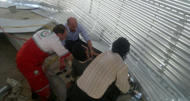 واژگونی سیلو در  اسلام اباد غرب یک زخمی برجای گذاشت+عکس