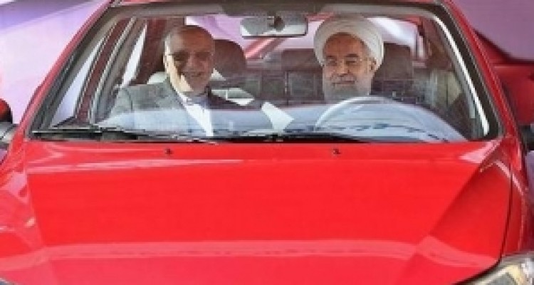 خودروی تدبیر و امیدی ها کِی برای کارگران می ایستد؟/ وقتی رئیس ستاد انتخاباتی روحانی درمانی برای صنعت ندارد