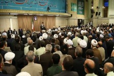 طرف مقابل برجام را پاره کند ما آن را به آتش می‌کشیم/ حق را باید از دهان گرگی مثل آمریکا بیرون کشید/دولت باید حرکت اقتصادی را شتاب دهد