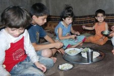 سفره‌های افطار فوعه و کفریا در محاصره تروریست‌ها + تصاویر