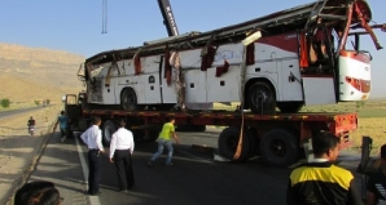 آی مدیران! که نشسته، شاد و خندانید جاده ها می گیرند جان