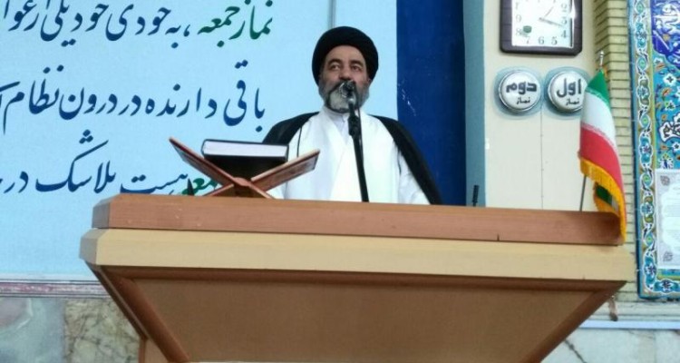 وقتی می گوییم انقلابی یعنی حمایت از قشر ضعیف و محروم جامعه/اصول گرا و اصلاح طلب همه زیر چتر انقلاب جا می گیرند 