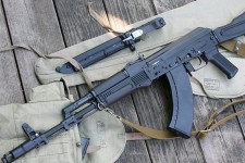 ایران از روسیه سلاح AK۱۰۳ خرید/ کلاشنیکف‌های جدید وارد کشور شد