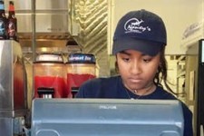 عکس/کار تابستانی دختر اوباما