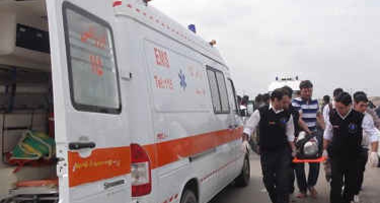 بر خورد تریلی، پراید و سمند در اسلام آبادغرب 5 زخمی بر جای گذاشت