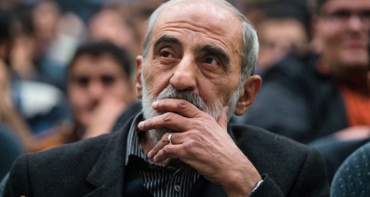 آقای روحانی!مطمئن باشید با شیطان نمی‌توان دست داد!