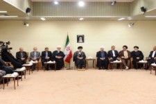 هفت اولویت و سرفصل مهم برای دولت/ نباید از حقوق‌های نجومی به آسانی عبور کرد /دولت نباید خود را سرگرم بحث‌های انتخاباتی کند