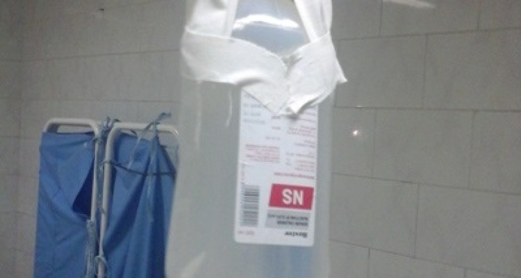 ماجرای نارضایتی یک بیمار  از سرم بی کیفیت خارجی/وقتی 1لیتر مایع سرم از جان بیمار با ارزش تر می شود+عکس