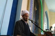 اگر همه ما صدقه بدهیم فقیری در جامعه نمی ماند/ باید مواظب باشیم که چه کسانی را بر سرنوشت خود مسلط می کنیم