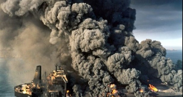 بازخوانی پرونده جنگ آشکار آمریکا با ایران/ نقض آشکار قواعد بین‌المللی در حمله به سکوهای نفتی و حقوقی که هیچ وقت مسترد نشد