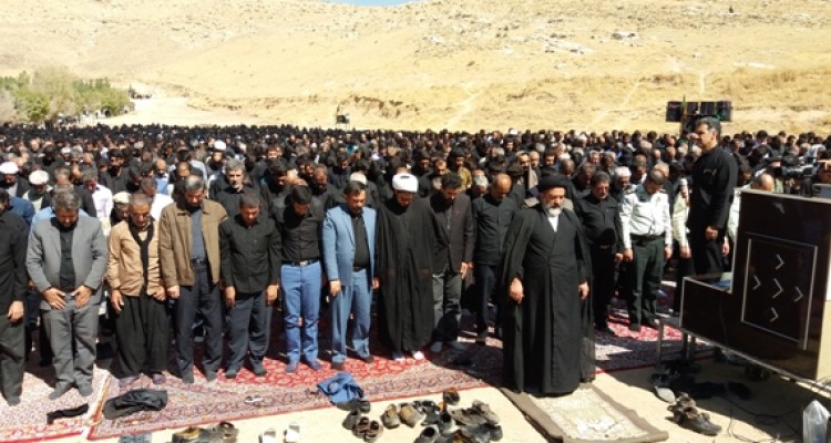 نماز ظهر عاشورا در اسلام آبادغرب اقامه شد