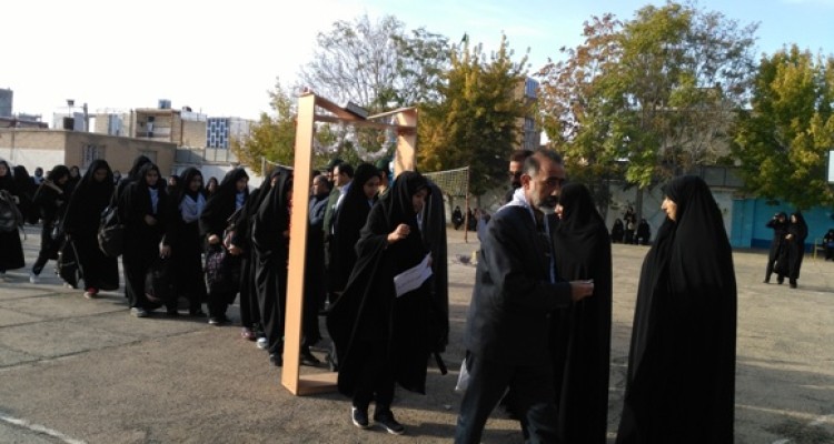 مراسم بدرقه کاروان راهیان نور دانش آموزی شهرستان اسلام آبادغرب