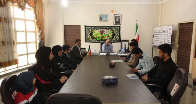 دیدار دانش آموزان نخبه ورزشی با فرماندار اسلام آباد غرب+عکس