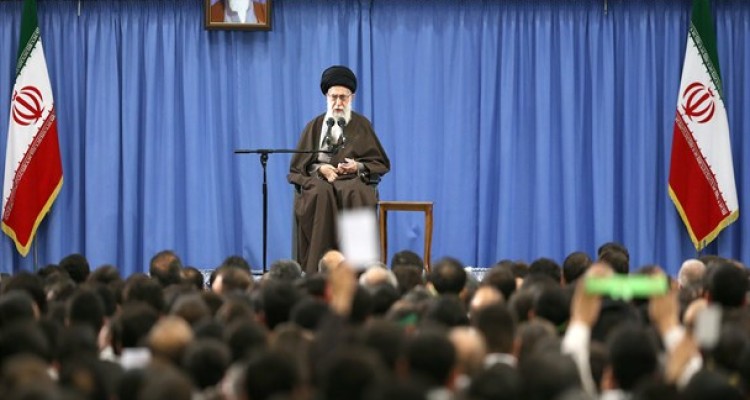  اگر تحریم جدیدآمریکا اجرایی شود جمهوری اسلامی واکنش نشان می دهد/اجرای تمدید تحریمهای ۱۰ ساله قطعاً نقض برجام است/بسیج پدیده‌ شگفت‌آور دوران انقلاب اسلامی