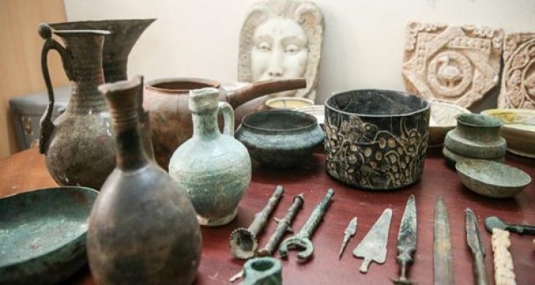 عتیقه های 1 میلیارد تومانی کشف شد