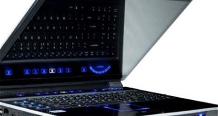 تشدید کسادی بازار رایانه با افزایش نرخ دلار/ جاده اقتصاد مقاومتی با افزایش مالیات هموار نمی شود!