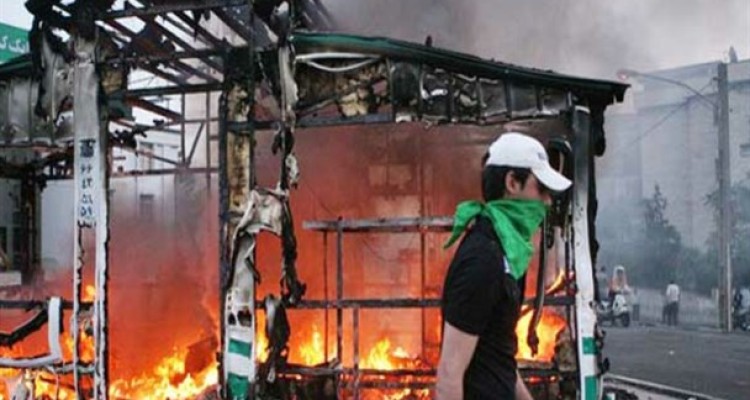 از ممنوعیت‌های اقتصادی تا تشدید تحریم‌ها/ آبی که فتنه‌گران به آسیاب دشمن ریختند