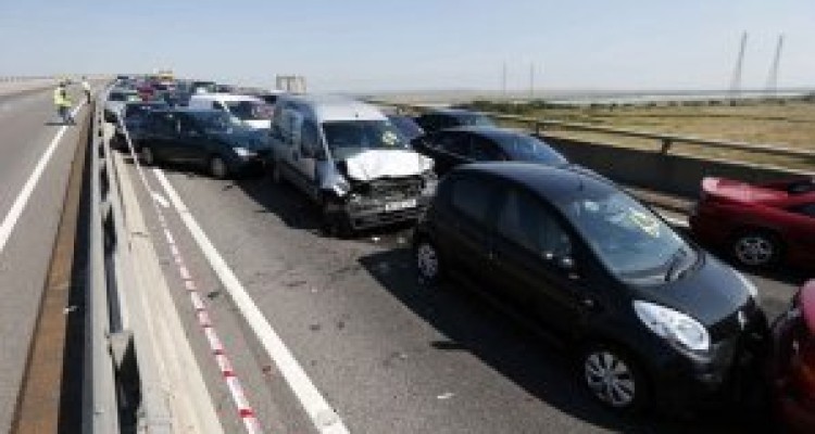 تصادف زنجیره‌ای ۲۲ خودرو در محور اسلام آبادغرب - کرمانشاه