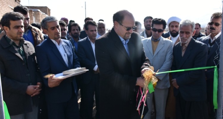 افتتاح و بهره برداری از پروژه های بخش حمیل/ گل افشانی مزار شهدا ،دیدار با خانواده شهدای حمیل