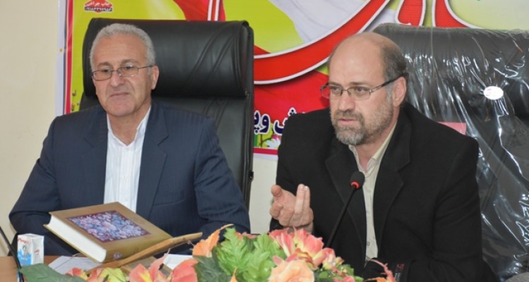 فرماندار: مطالبات معوق سالهای 91 تا 94فرهنگیان اسلام آبادغرب پرداخت شده است/مدیر آموزش و پرورش: تحصیل 22 هزار نفر دانش آموز دختر و پسر در مقاطع مختلف شهرستان