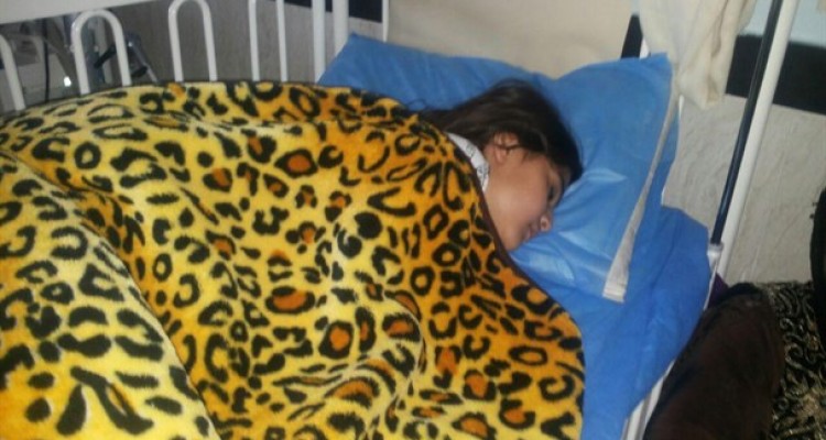 تنبیه بدنی دانش آموز دختر سروآبادی توسط معلم/ نارین در بیمارستان بستری شد