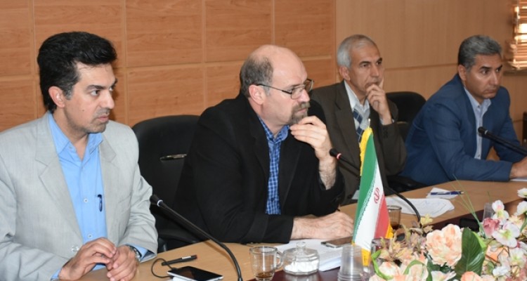 حمایت از سرمایه گذاران جهت ایجاداشتغال در اسلام آبادغرب/ ایجاد 1465 شغل در سال95