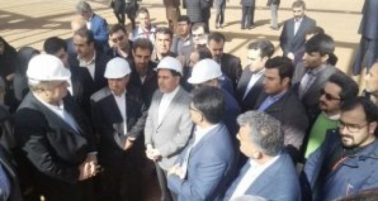 راه آهن غرب کشور بهار ۹۶ هم به کرمانشاه نمی‌رسد/ بازدید آخوندی از پروژه یک دهه آینده