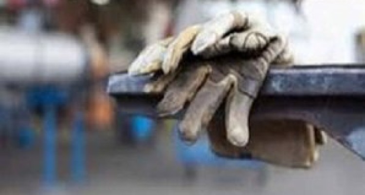 خسارت برجام برای صنعت کشور کمتر از یک جنگ نبوده است/ دولت برای جوانان اروپایی اشتغال زایی کرده است/ مگر می شود این حجم از تعطیلی تولید تعمدی نباشد؟