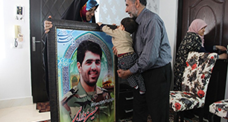 پدرهای آسمانی مهمان سفره دل‌های خانواده شهدا + صوت 