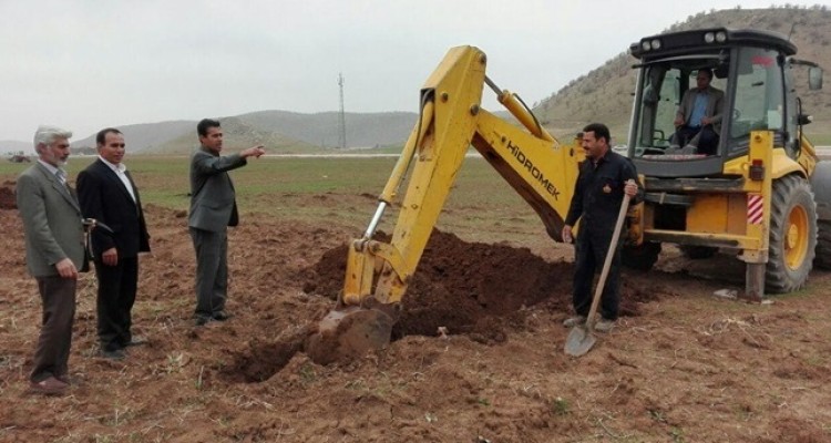 تجهیز 3هکتار از زمین های هنرستان کشاورزی اسلام آبادغرب به آبیاری تحت فشار 