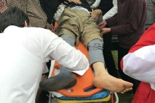 امداد رسانی به یک مصدوم در ارتفاعات روستای سیاسیاه کیخسروی اسلام آباد غرب+عکس