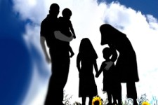 دو راهی شاغل‌بودن یا مادرشدن/ زنانی که همپای مردان می‌دوند 