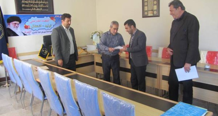 تجلیل از فعالین وخادمین امر برپایی نماز در  کمیته امداد اسلام آبادغرب